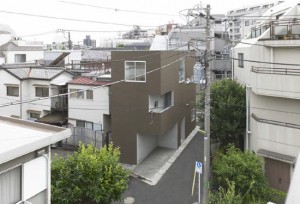 Современный японский частный дом в городской черте
