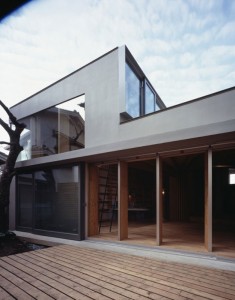 Внутренний дворик современного японского дома