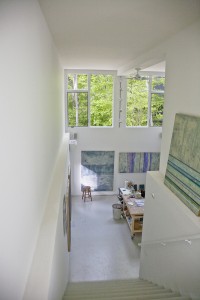 Дизайн интерьеров коттеджа вид из-под потолка
