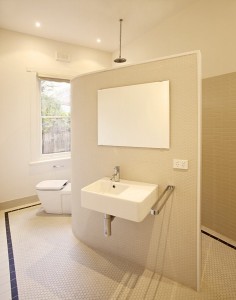 Ванная комната в частном доме, дугие примеры: http://www.ecotectura.ru/idea-cottage/cottage-interior-vanna/